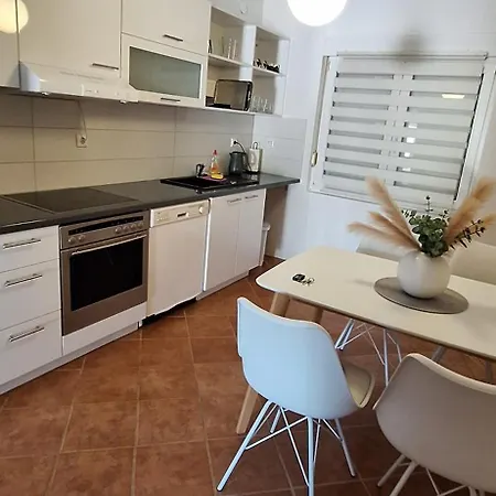 Lavanda موستار